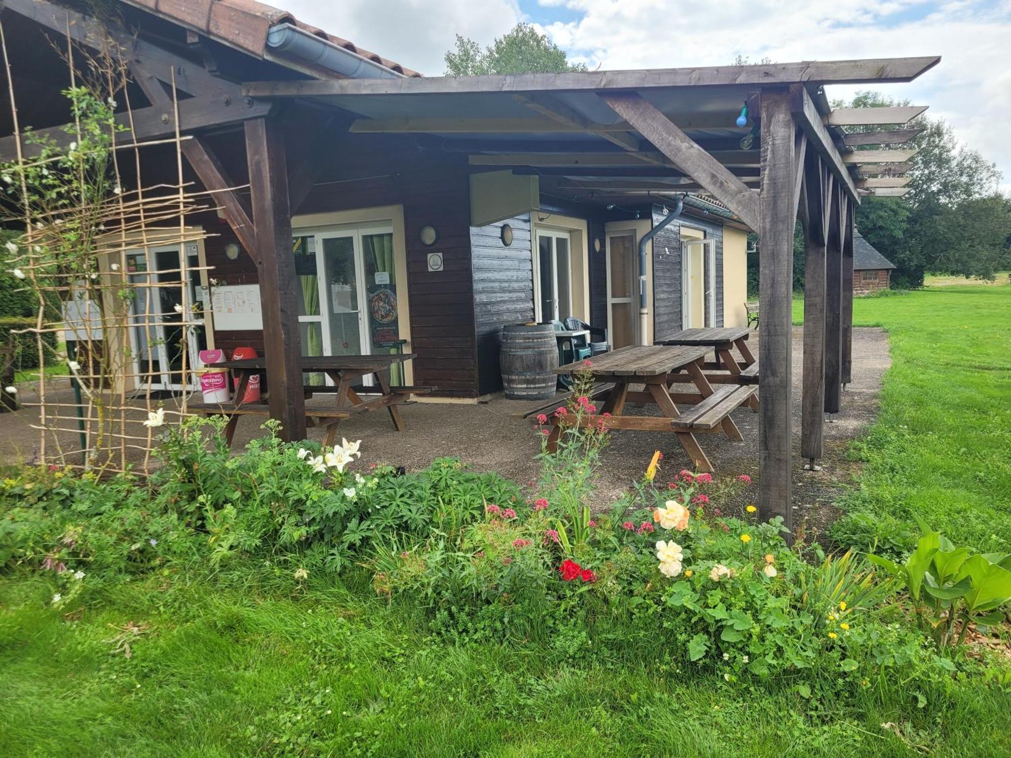 Camping Les Hirondelles Bourg-Sainte-Marie Zewnętrze zdjęcie