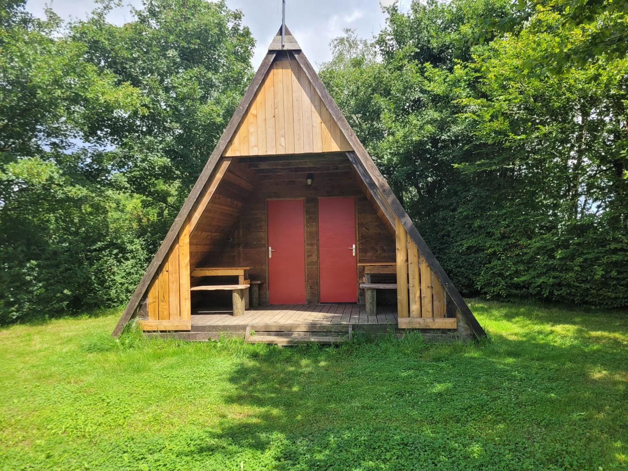 Camping Les Hirondelles Bourg-Sainte-Marie Zewnętrze zdjęcie